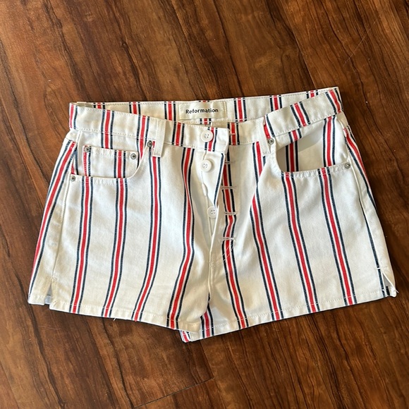 Reformation Striped Shorts - Picture 3 of 5